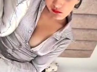 Brunette Solo Webcam Masturbation