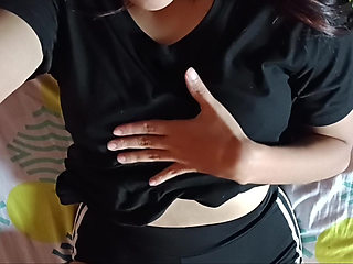 OMG A VIDEO OF THE COLLEGE GIRL TOUCHING HER PUSSY