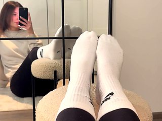 Maitresse Madelines solo foot fetish POV