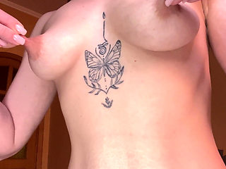 An Experienced MILF Cums Just From Having Her Big, Hard Nipples Twisted