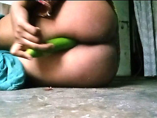 hot bhabi Taking Cucumber and having fun wirh boobs