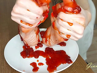 licked the jam off her feet. uncensored video