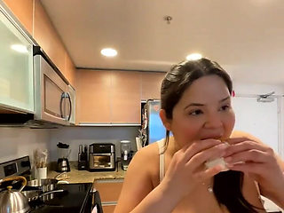 Live Stream with Dani Valentina