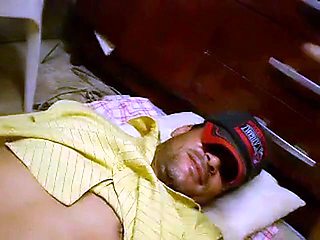 Chupando o Pauzao - Blowjob com Cowboy Latino