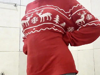 Hot Brunette Shows off Her Beautiful Breasts in the Bath