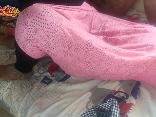 Housewife pink chudi hot fuck in bed