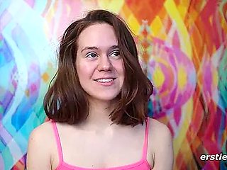 Sexy Babe Masturbates By A Mirror