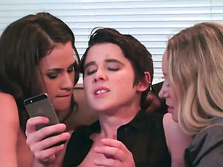 Lesbian Threesome Double Pussy Fingering with Aiden Starr, Lily Cade, Vanessa Veracruz