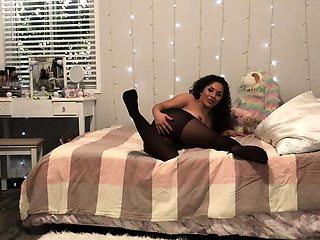 Brunette Solo Webcam Masturbation