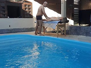 Massage in the Pool. the Therapist Couldn't Hold Back and Made Her Cum in His Mouth.