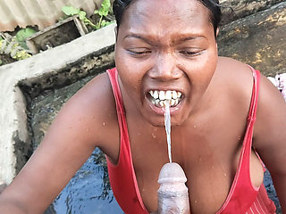 Indian desi housewife nahane ke time land chusa