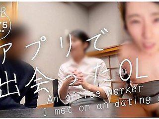 マッチンクアフリて出会ったｏｌ居酒屋tートしたらエロい雰囲気になってそのままハメ撮り色白美人に中出し