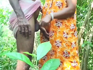 I found a space in the forest and fucked a stranger to satisfy my pussy burning sensation..mp4