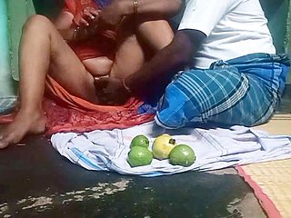 Indian Aunty Pussy Eating in Boy Friend Village Homemade