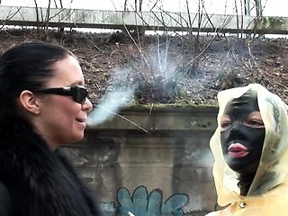 BUTTPLUG OUTDOOR PUBLIC BEACH ORGASM