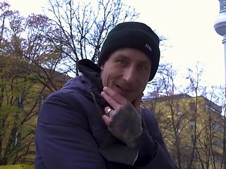 Girl with a great body is going to take a double dicking