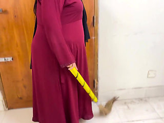 Arabian Beautiful Hotel Maid Cleaning My Room & I See Her Huge Ass & Huge Boobs