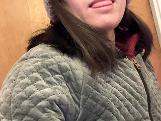 Pissing Small Pussy Hairy in the Moring