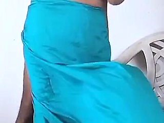 Office Ki Boss Ki Biwi Ne Chupke Se Employee Ke Sath Gand Me Lund Bhari
