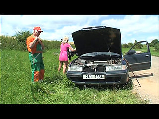 Hardest Threesome!!! Cougar and Young Bitch with Big Cock Guy Vol 2