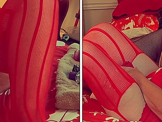 Granny Carmen’s Christmas Sucking, Diddling & 2 Position Fucking Orgasms