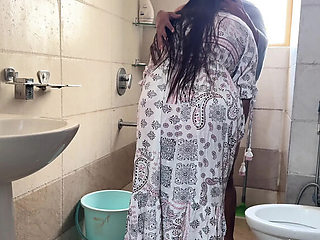 Stepson catches MILF Saara nude after shower and fucks her wet pussy hard