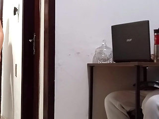 While the Husband Is at Work, the Wife Receives the Delivery Man.