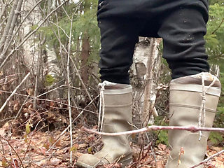 pee sexy on the forest so cool