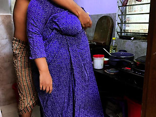 Indian Hot Mallu Aunty Ass Fucked in Kitchen When She Was Cooking