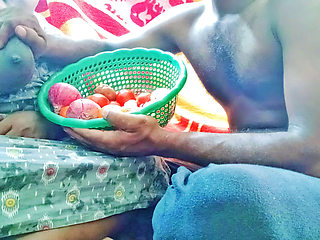 Tamil aunty having rough sex with a vegetable vendor Tamil clear audio 100%