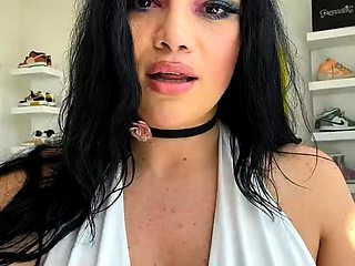 Cute brunette amateur babe sosha masturbating
