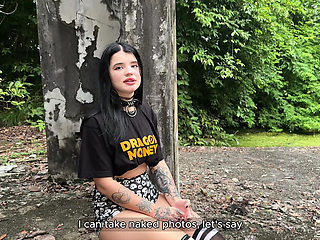 A Date with Altgirl Ended with Hard Sex and a Deep Blowjob in an Abandoned Place