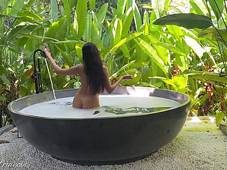 Jungle Bath Naked - Behind the Scenes