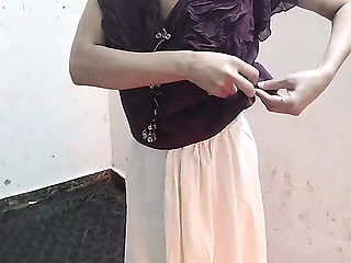 School girl ko paise dekar jabar dasti pela