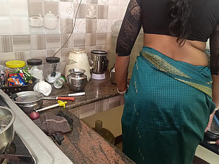 Housewife kitchen fucking