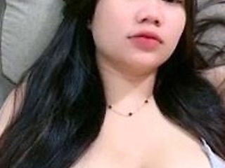Big tit MILF does close up while dildoing her pussy