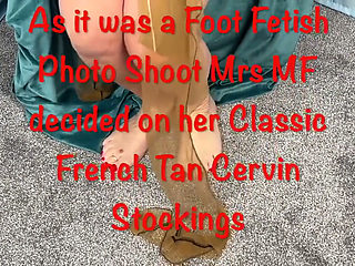 Mrs Mature Feet Agrees to Do a Photoshoot Part 1. 540