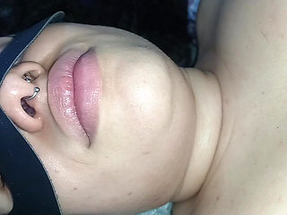 FILLING THE CONDOM WITH A LOT OF CREAMPIE, WITH THE BITCH EJACULATING ALONG