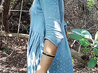 Indian Bhabhi Deep Throat Blowjob in Forest - Desi Village Wife Sucks Dick Hard