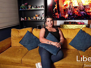 A BIG TITS MILF RECORDING HER FIRST PORN VIDEO