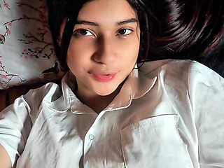 HORNY STEPMOM FUCKS HER STEPSON'S FRIEND TO SCUNDIDAS