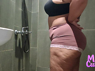 Candid Camera Peeking at a hot BBW wife while she's taking a shower.