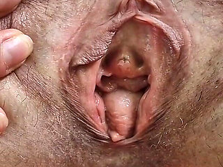 Risky Outdoor Nude Showing My Pussy