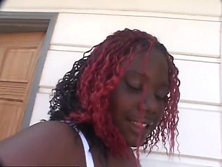 Super extra black girl on the big dick