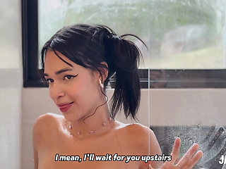 SQUIRT IN THE FACE! My Girlfriend Paisa Bathes Me With Her Vaginal Juices