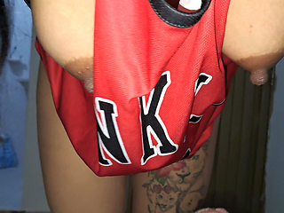 My wife is with her big ass and she likes to be anal fucked