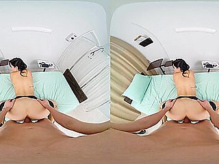 Alina Lopez in Doctor Banger VR Porn Video - VRBangers