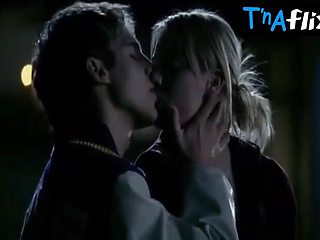 Kaley Cuoco Cool Sequence in Debating Robert Lee