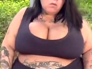 Deusa BBW Smoking Her Cigarette in Public