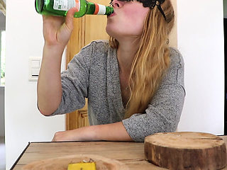 She's going to fuck her boyfriend's best friend... In the toilets of the bar!